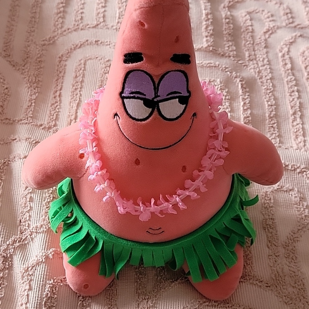 Patrick Star from SpongeBob SquarePants, stuffed animal, pink and green 💚.